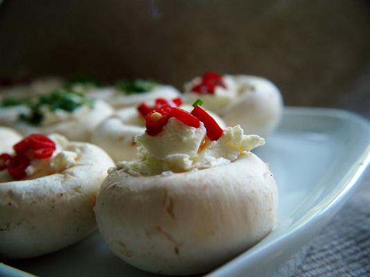 Champignons gefüllt